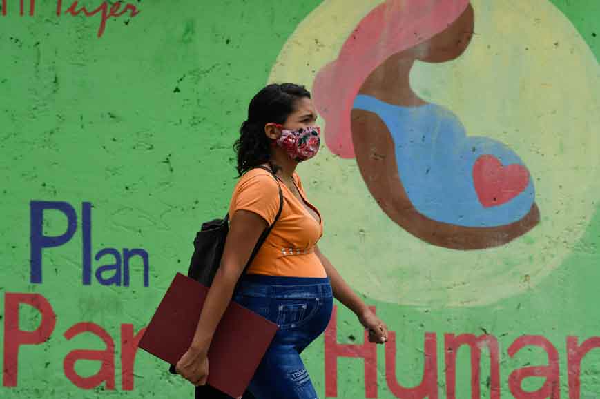 Estudo mostra que vírus é mais perigoso para gestantes do que se imaginava - Federico Parra/AFP - 19/1/21