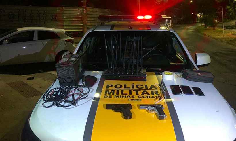 Polícia impede roubo de caminhão e prende quatro pessoas em BH - PMRv/Divulgação