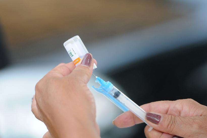 COVID-19: mais uma vacina recebe autorização da Anvisa para testes clínicos - Leandro Couri/EM/D.A Press