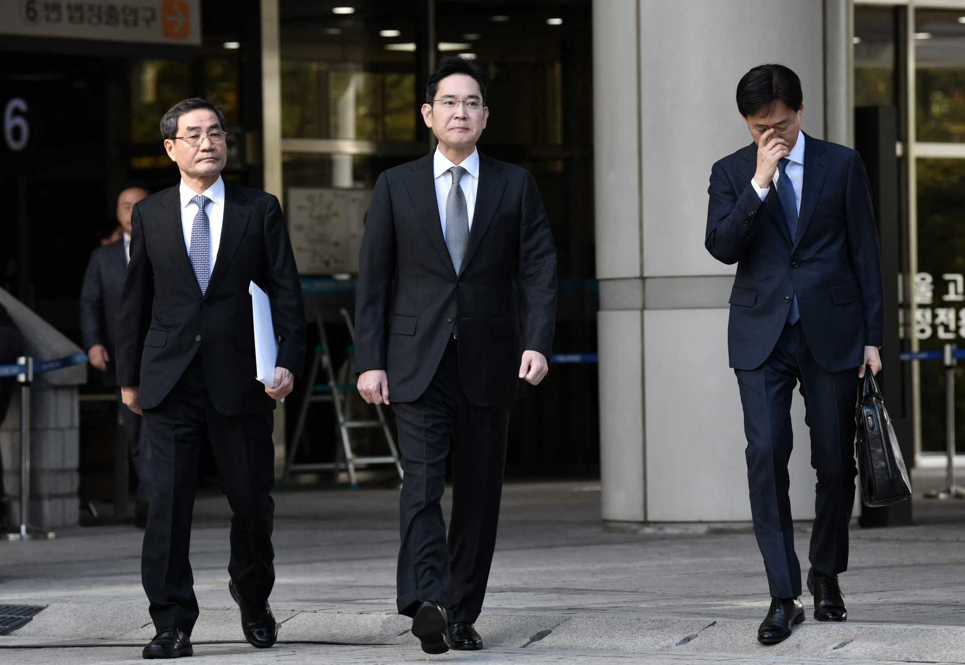 Herdeiro da Samsung é julgado por polêmica de fusão de duas filiais - AFP / Jung Yeon-je