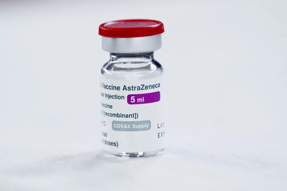 Fiocruz diz que vacina de Oxford tem efetividade contra variante P.1 -  ARMEND NIMANI / AFP via Getty Images