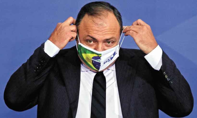 Senador quer acareação na CPI da COVID entre Wajngarten e Pazuello - SERGIO LIMa/AFP