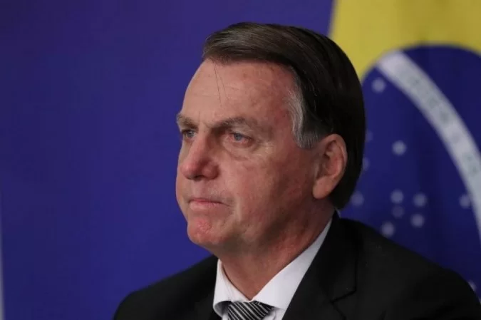 'Se precisar, iremos às ruas', diz Bolsonaro, contra medidas de isolamento - MARCOS CORREA/AFP 