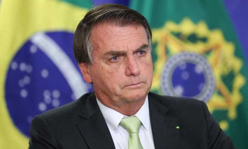 Ministro envia à PGR notícia-crime contra Bolsonaro por cheques de Queiroz - Marcos Corrêa/PR