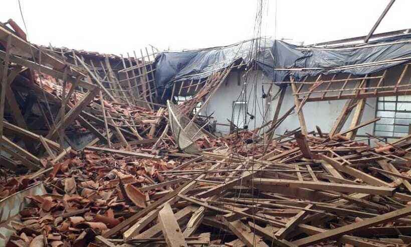 Telhado de clube desaba e assusta moradores em Muzambinho, no Sul de Minas - Corpo de Bombeiros/ divulgação 
