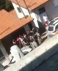 Vídeo mostra grávida sendo agredida por PM durante confusão no Sul de Minas - Redes Sociais/Reprodução