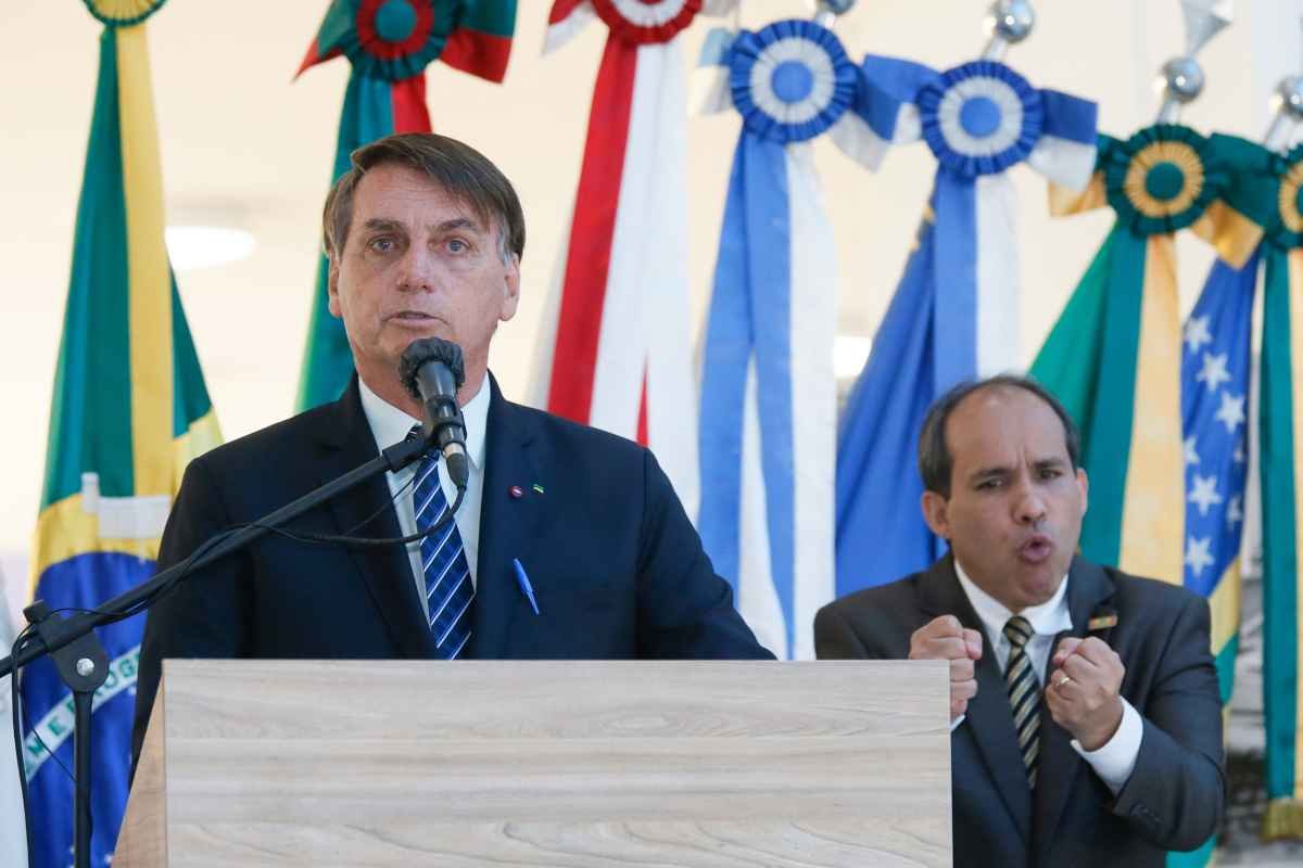 Bolsonaro busca se aproximar de ministros do TCU - Isac Nóbrega/PR
