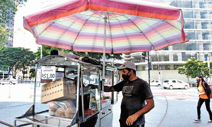 Mais expostos ao coronavírus, trabalhadores informais dão lição de vida - Jair amaral/EM/D.A press