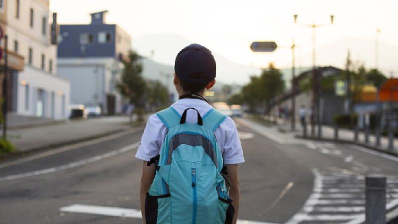 'Paro alunos na rua para pedir que voltem à aula': o desafio de educadores contra o abandono escolar na pandemia - Getty Images