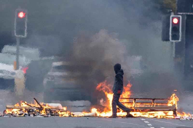 Nascida de um conflito, a Irlanda do Norte revive as sombras do passado - Paul Faith/AFP