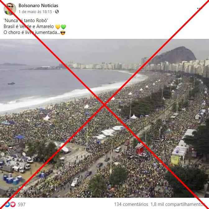 Foto de multidão em Copacabana foi feita durante visita do papa em 2013, não em ato pró-Bolsonaro