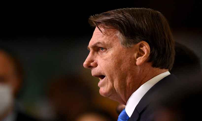 Bolsonaro assina decreto que antecipa pagamento de 13º a aposentados  - AFP / EVARISTO SA