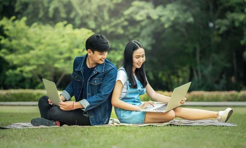 B2W Digital lança programa de estágio 2021 para estudantes de todo o Brasil -  Sasin Tipchai/Pixabay
