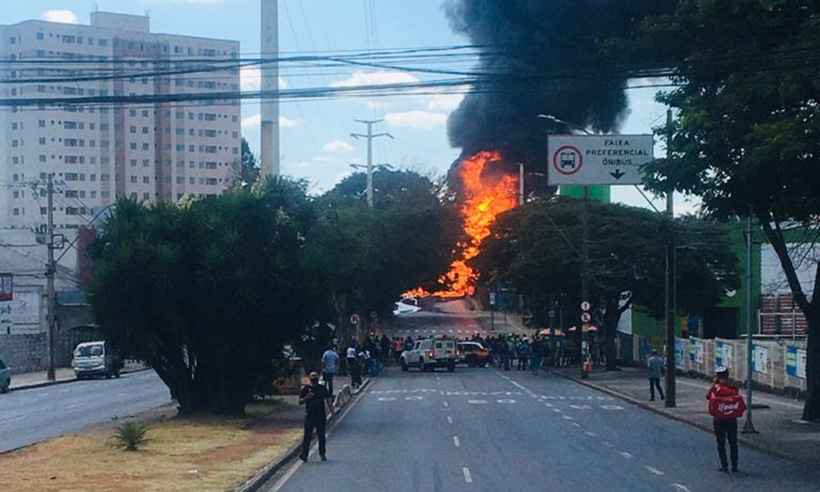 Carreta com 25 mil litros de combustível explode em Contagem, na Grande BH - Guarda Civil de Contagem/Divulgação
