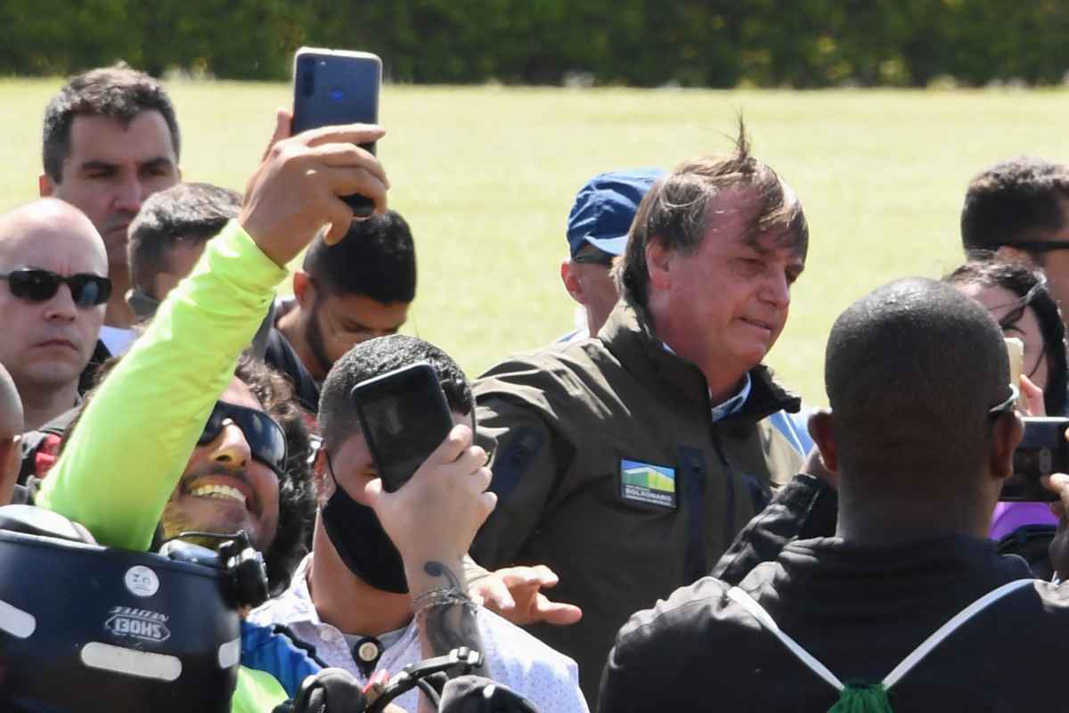 Bolsonaro chama jornalistas de canalhas: 'Orçamento secreto é invenção' - AFP / EVARISTO SA