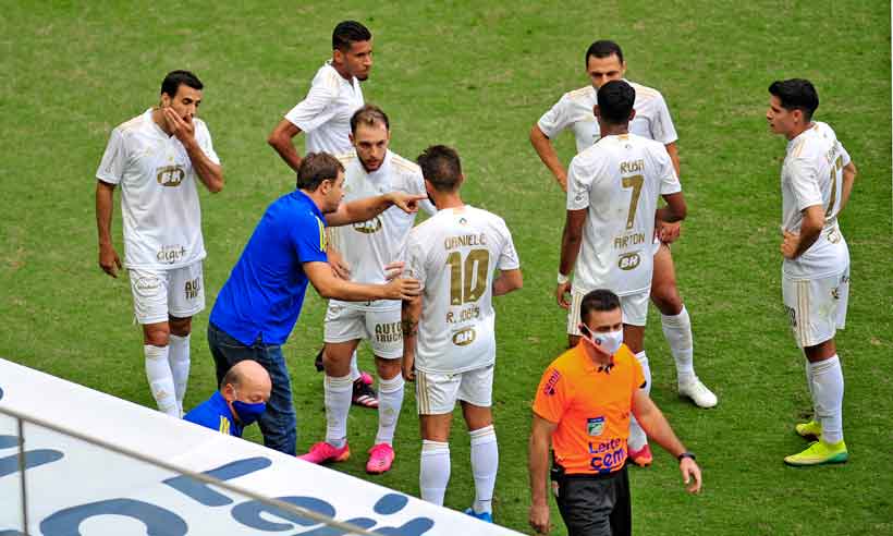 Se quiser ser competitivo, o Cruzeiro precisa trazer reforços - RAMON LISBOA/EM/D.A PRESS