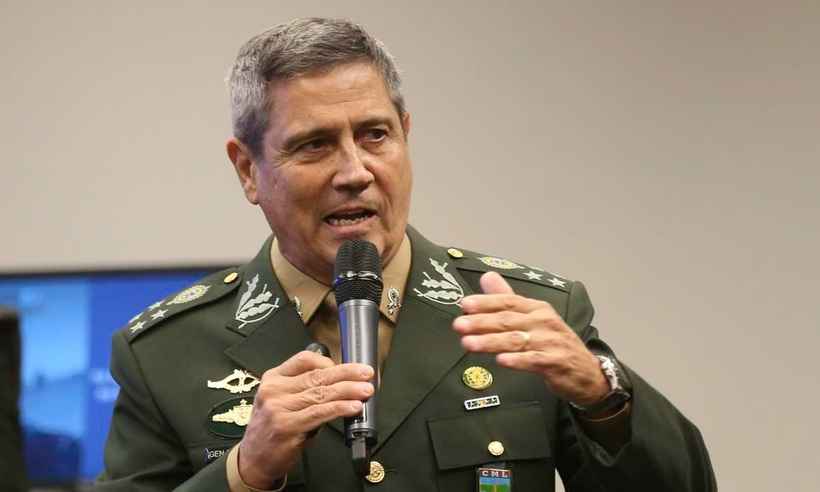 Braga Netto suspende compra de bebida alcoólica para as Forças Armadas - Fabio Rodrigues Pozzebom/Agência Brasil