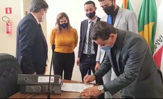 Prefeito de Caeté entrega prestação de contas de gastos da COVID-19 - Prefeitura de Caeté/Divulgação
