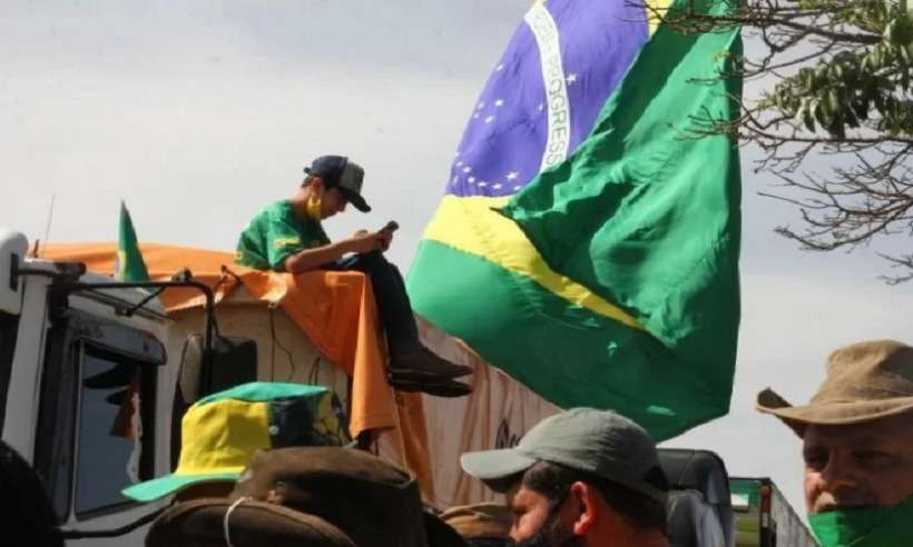 Bolsonaro causa aglomeração em centro de tradições gaúchas em Brasília - Bárbara Cabral/EspCB D.A Press