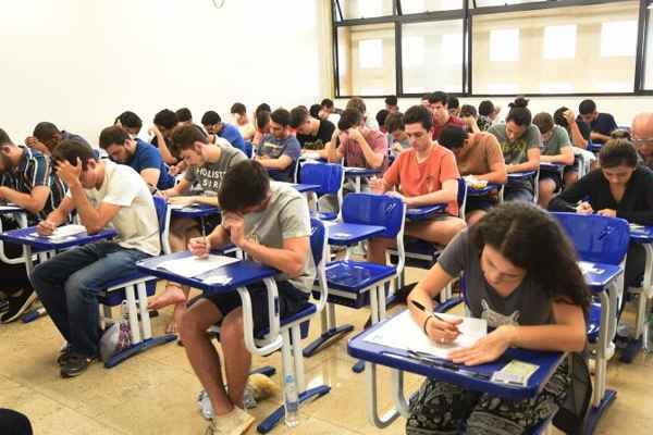 Concurso em Minas Gerais prorroga inscrições para mais de 3.300 vagas - CB/D.A Press