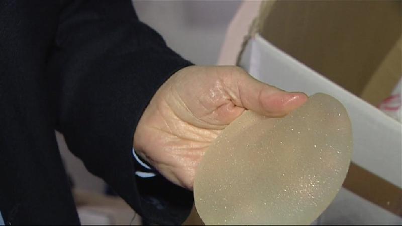 A indenização milionária a mulheres vítimas de próteses 'baratas' de silicone - BBC