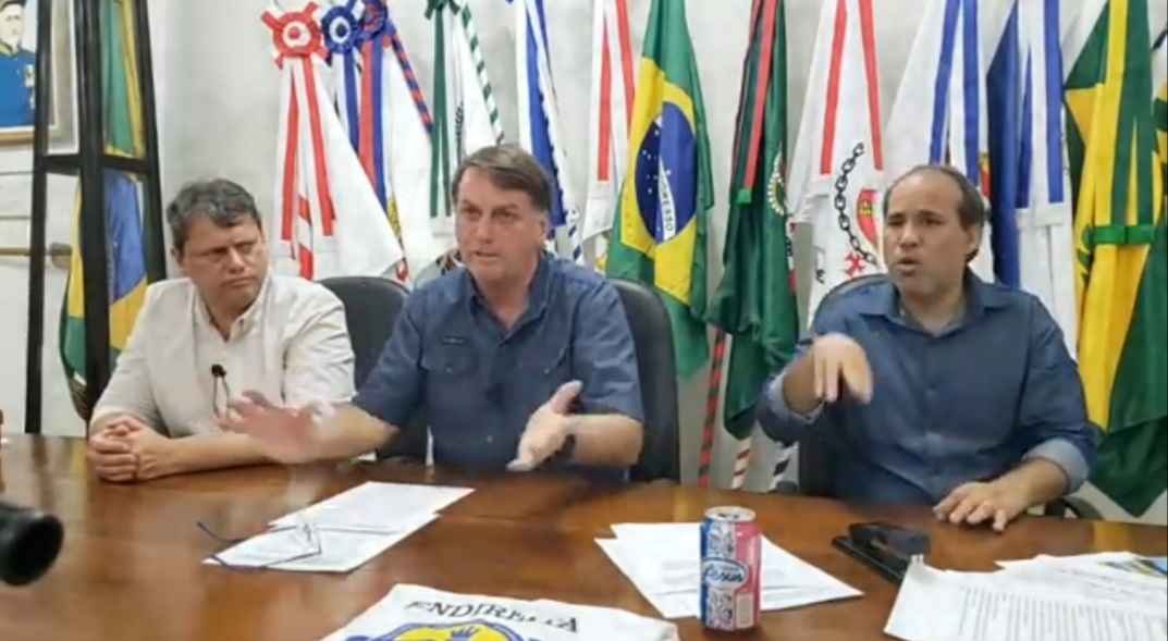 Bolsonaro: esquerda não toma ivermectina, pois mata o verme que eles são - Reprodução/Twitter