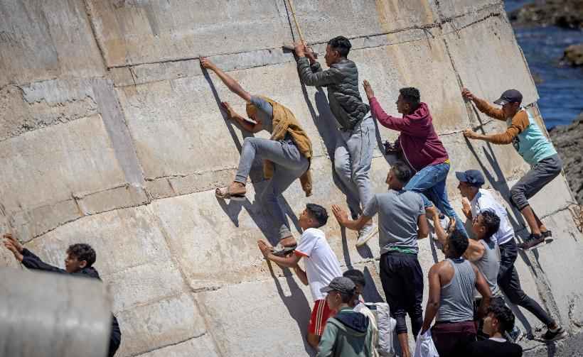 Crise Espanha-Marrocos: polícia salva migrante que tentou suicídio - FADEL SENNA/AFP - 19/5/21
