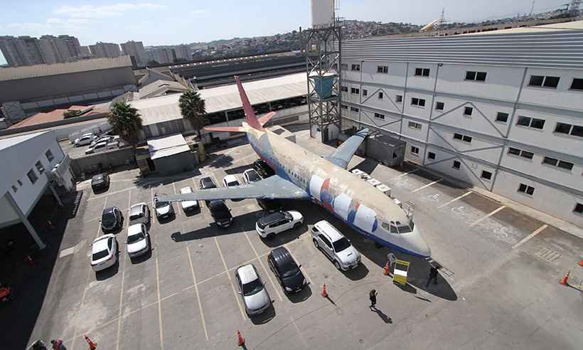 Transferência de avião para teto de shopping no Belvedere é cancelada - Edésio Ferreira/EM/DA Press