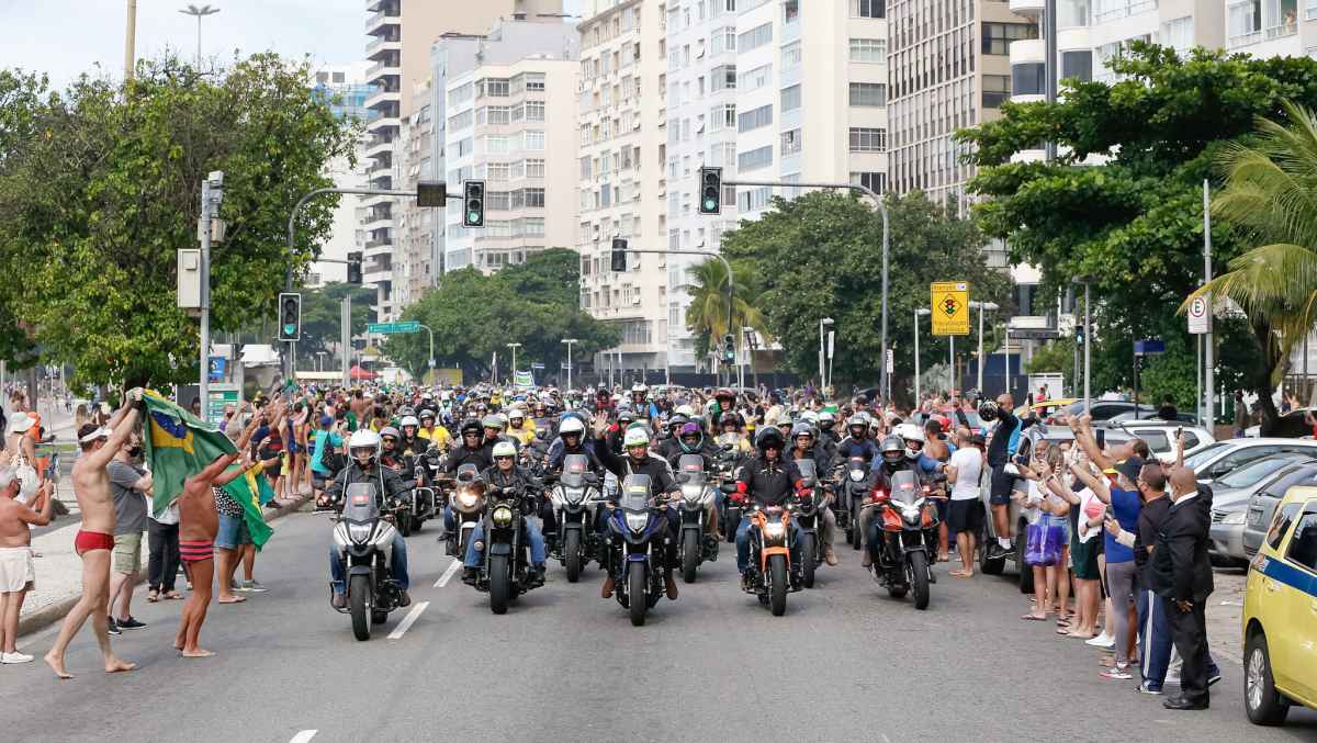 Bolsonaro isenta motos de pedágio, mas vai aumentar para carros e caminhões - Alan Santos/PR