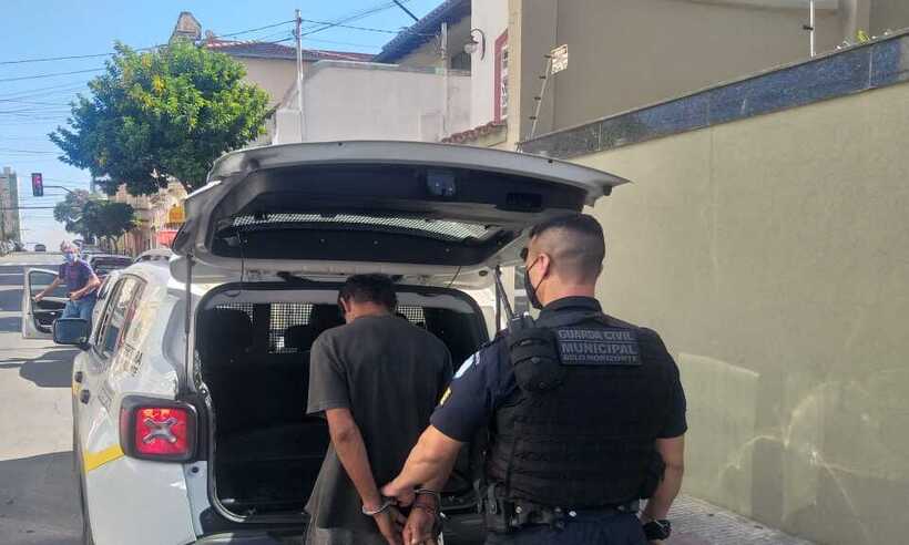 Homem seminu é preso em flagrante por praticar atos obscenos em BH - Guarda Civil Municipal de BH/Divulgação