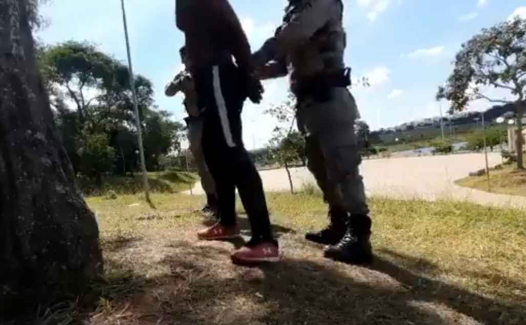 Ministério Público de Goiás apura agressão contra jovem negro - Reprodução da internet