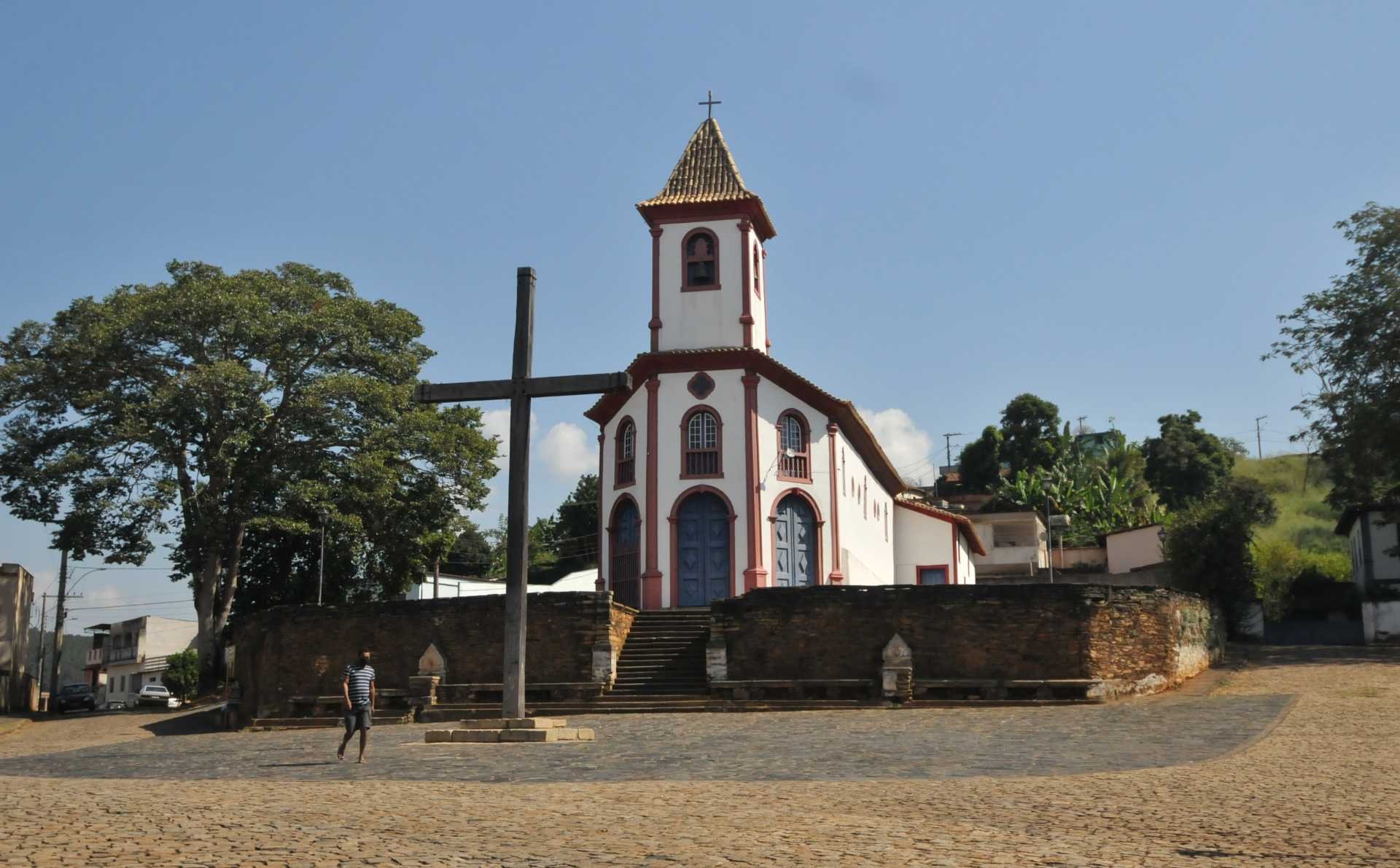 Padre faz campanha para alterar peças de igreja em Nova Era e irrita fiéis - GLADYSTON RODRIGUES/EM/D.A PRESS
