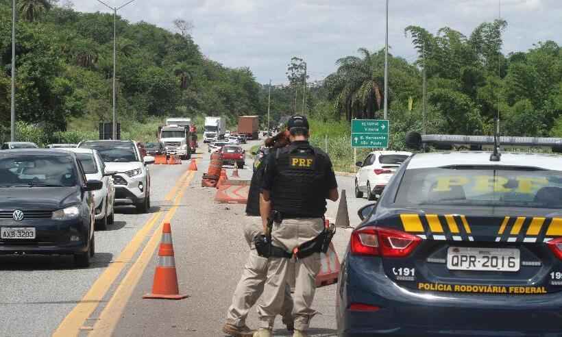 PRF reforça fiscalização durante feriado; confira dicas para viagem segura - 28/12/2019 - Jair Amaral/EM/D.A Press