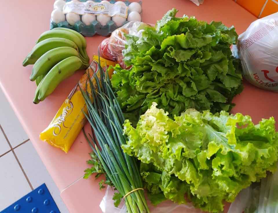 Escolas de Passos recebem verduras e legumes da agricultura familiar - Assessoria de Comunicação/PMP