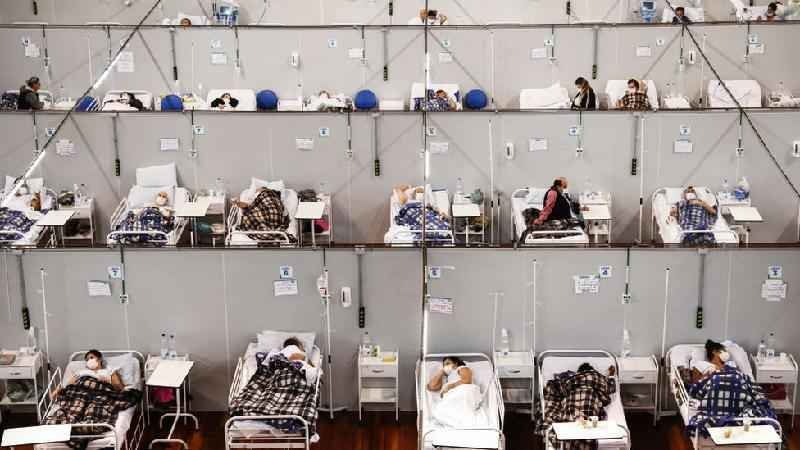 Treze Estados em colapso já têm filas por leitos de UTI com piora na pandemia - Mario Tama/Getty Images