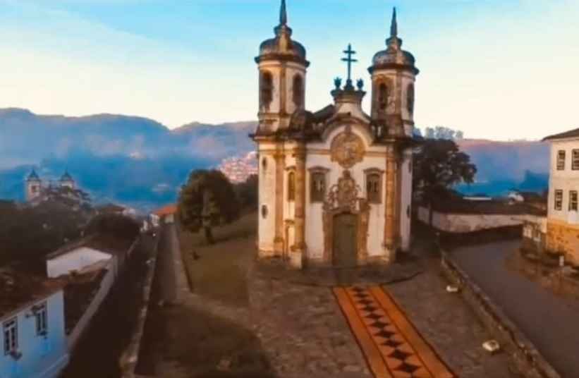 Ouro Preto amanhece decorada para as celebrações de Corpus Christi - Secretaria de Tursmo Indústria e Comércio
