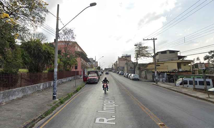 Homem é prensado entre dois caminhões em Belo Horizonte - Reprodução da internet/Google Maps