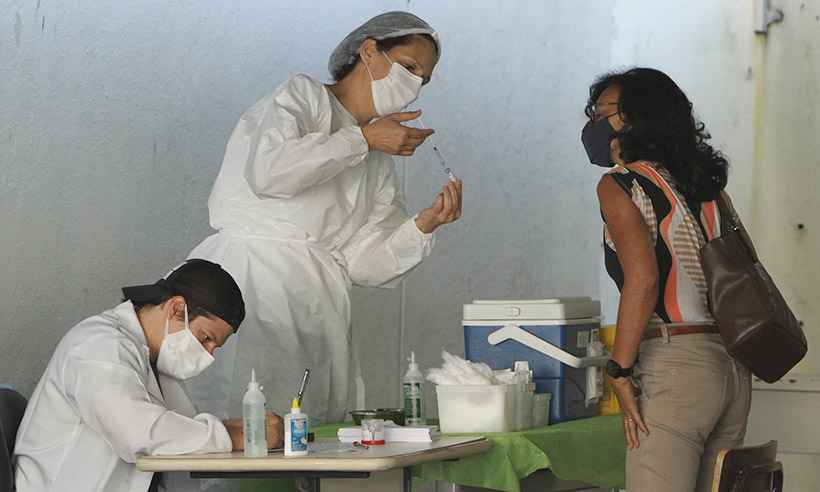 COVID-19:  'Melhor vacina é a que estiver disponível', diz infectologista - Edésio Ferreira/EM/D.A Press
