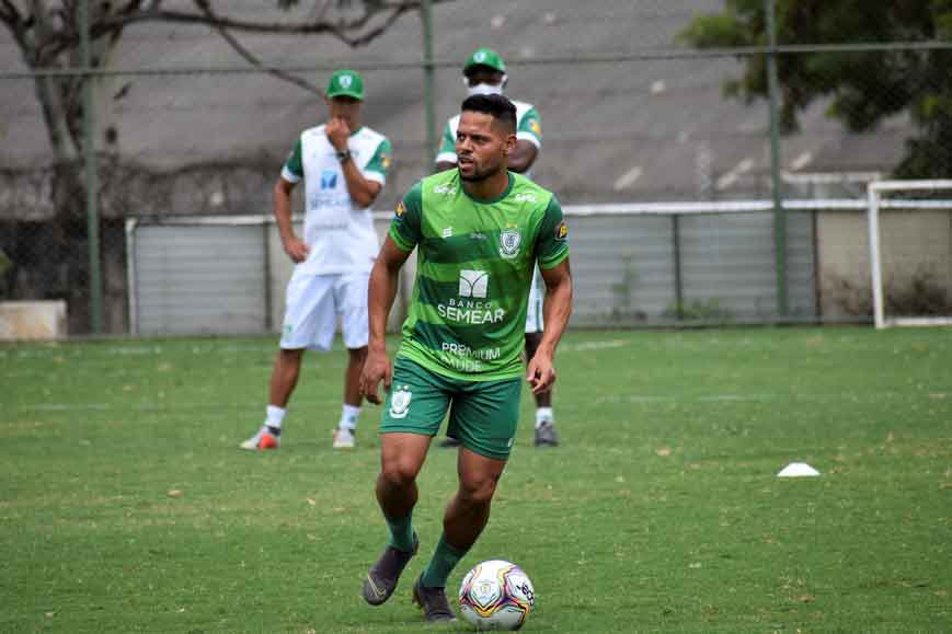 Mudar para reagir: América enfrenta Criciúma nesta quarta-feira - João Zebral/América - 11/2/20