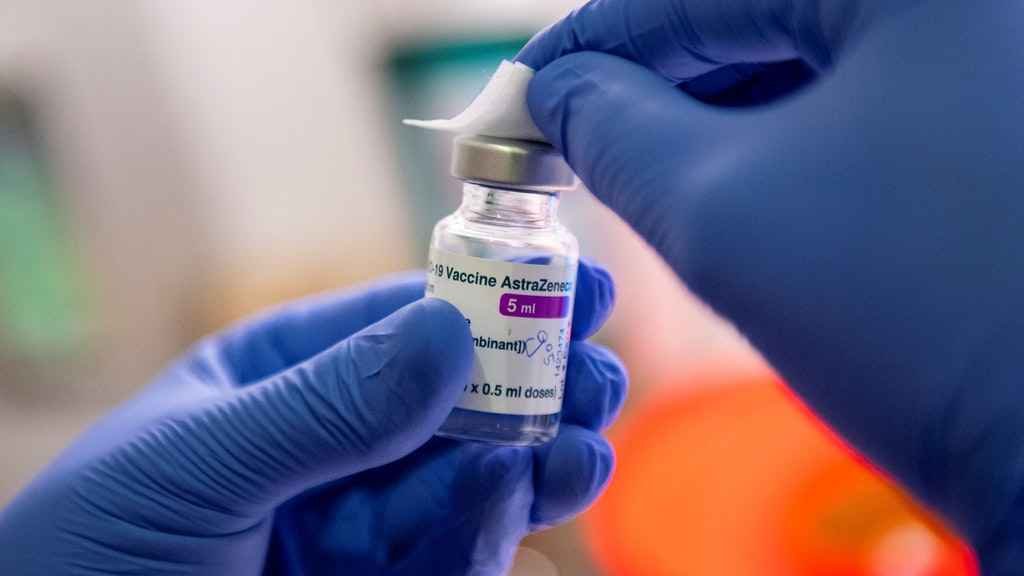 COVID: Ministério da Saúde distribui aos estados mais 4 milhões de vacinas  - AFP/Lennart Preiss