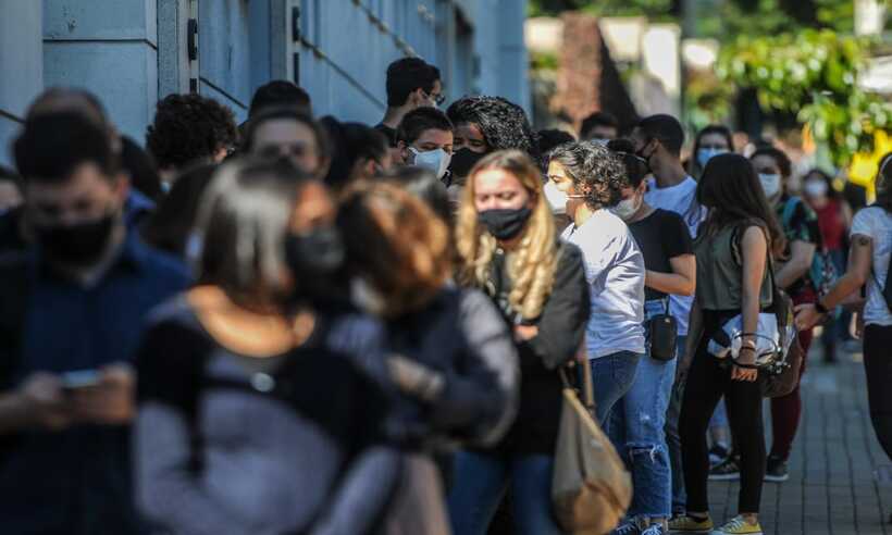 COVID-19: Minas registra 319 mortes e mais de 11 mil novos casos em 24h - Leandro Couri/EM/D.A Press