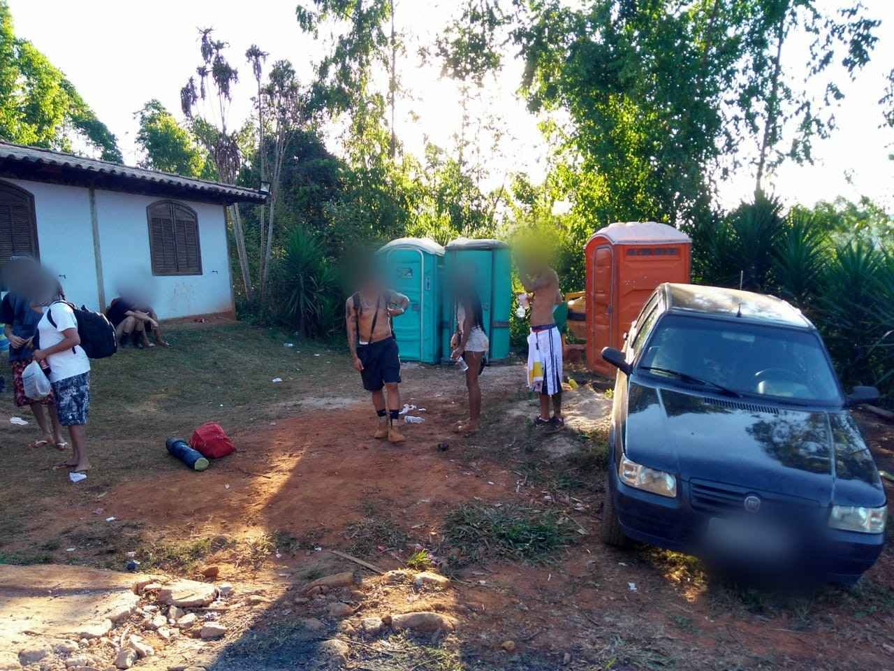 Festa clandestina com cerca de 350 pessoas é encerrada pela PM - PMMG/Divulgação