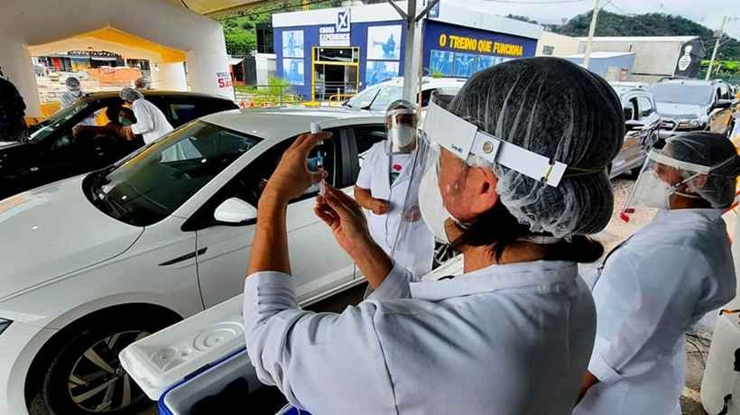 Itajubá vacina pessoas entre 55 e 59 anos sem comorbidades nesta terça (15) - Prefeitura de Itajubá/Divulgação