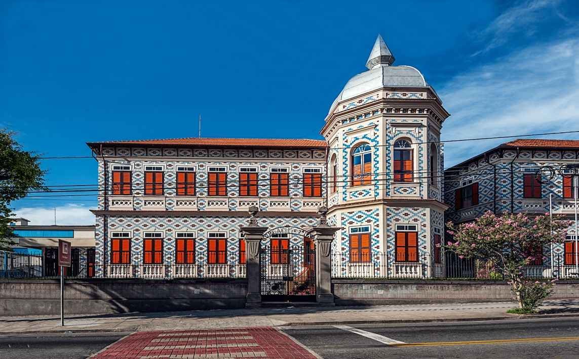 Justiça determina redução da mensalidade em colégio católico - Ricardo Mattos