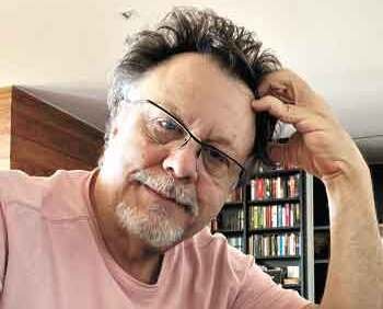 Sucesso no Twitter, Ricardo Cambraia lança o livro 'O Palindromista' - Acervo