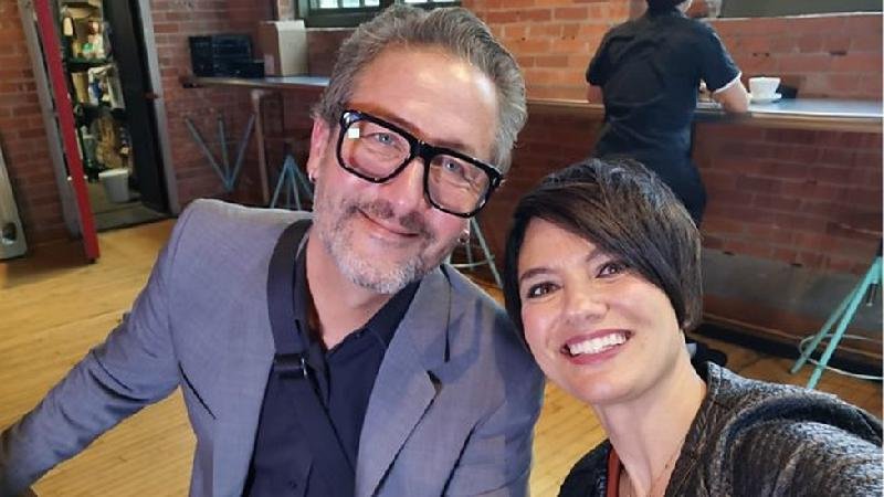 'O dia em que descobri que meu cabeleireiro era meu irmão' - Troy Winget e Andrea Quint Fleck