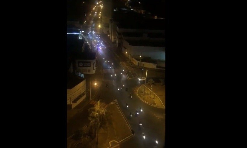 PM de Uberaba acaba com 'rolezinho' de mais de 100 motociclistas - Reprodução/Redes sociais