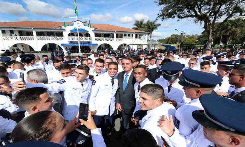 O chilique de Bolsonaro com repórter após ser questionado sobre máscara - ISAC NÓBREGA/PR