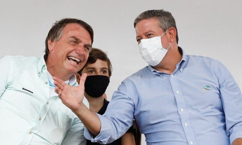 Bolsonaro para Arthur Lira: 'Formamos heteramente um casal' - Alan Santos/PR