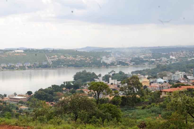 Lagoa Santa: Câmara e prefeitura vão investigar fura-filas da vacinação - Jair Amaral/EM/D.A Press